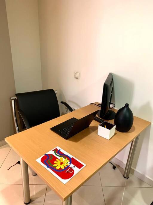 Spacious 4-Bedroom Family Home, 100M From Metro Athens Ngoại thất bức ảnh