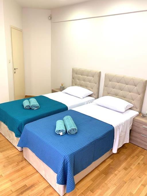 Spacious 4-Bedroom Family Home, 100M From Metro Athens Ngoại thất bức ảnh